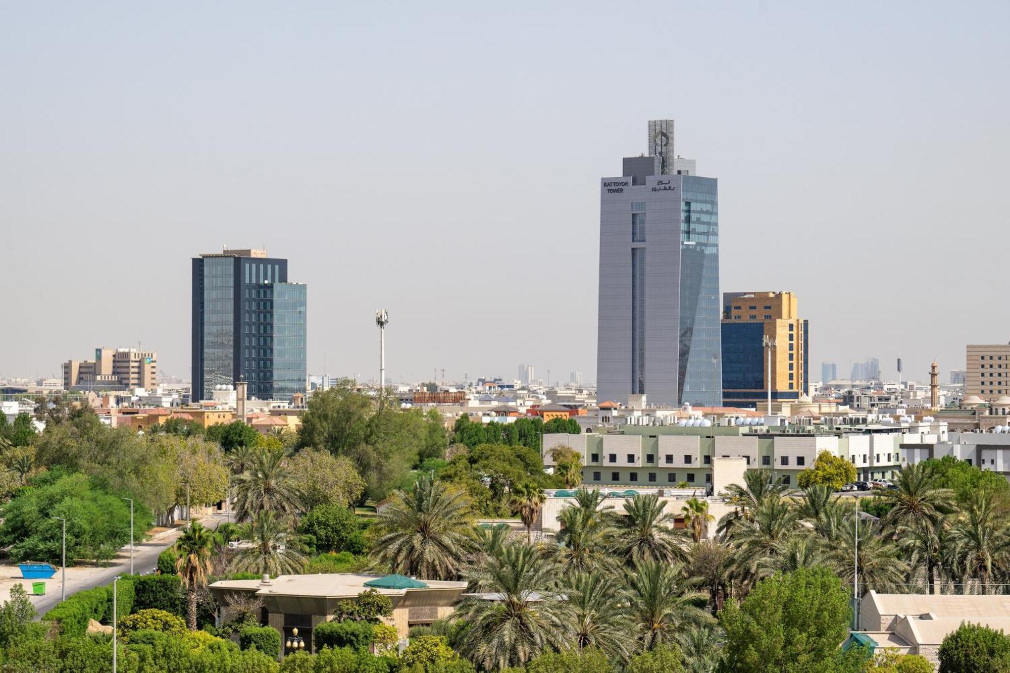 Carlton Al Moaibed Hotel Dammam Bagian luar foto Riyadh skyline