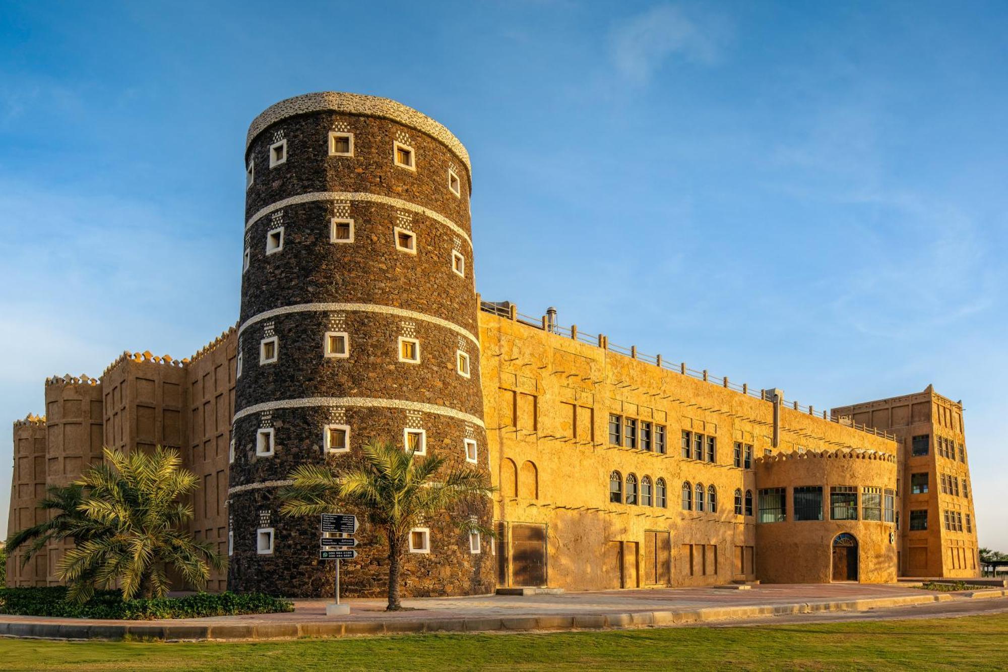 Carlton Al Moaibed Hotel Dammam Bagian luar foto Al Jahili Fort