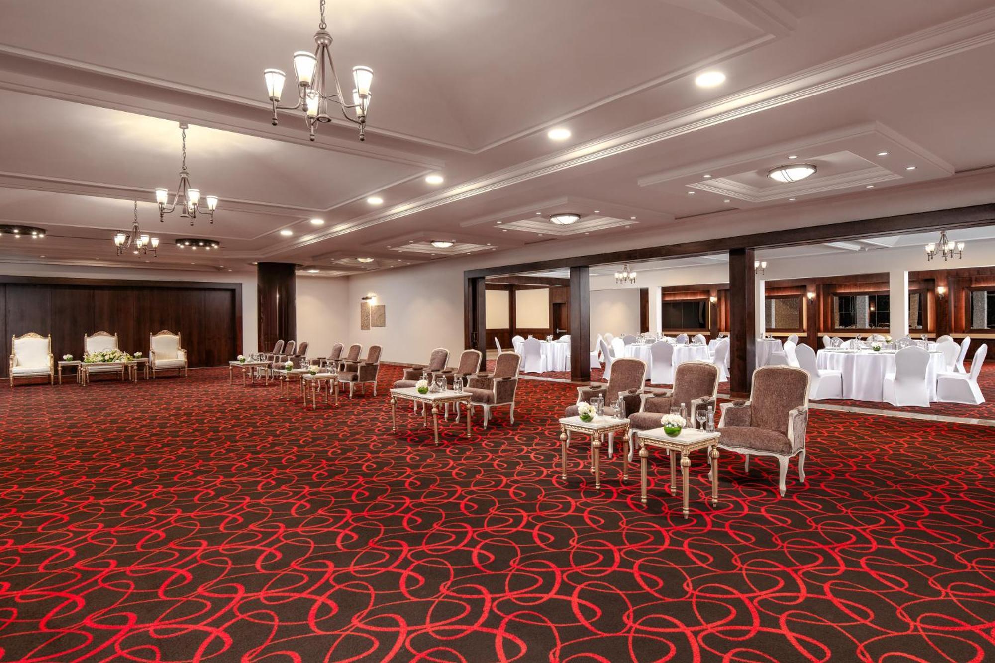 Carlton Al Moaibed Hotel Dammam Bagian luar foto The ballroom at the hotel