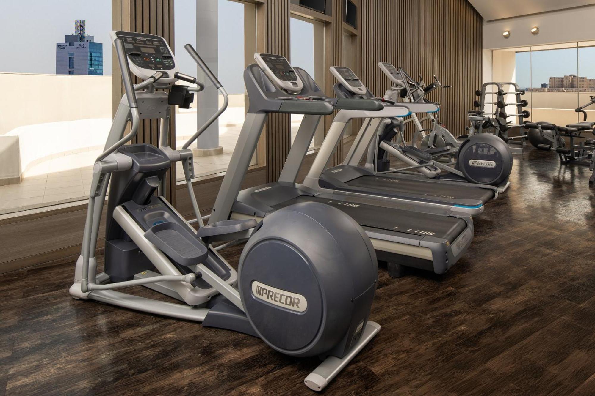 Carlton Al Moaibed Hotel Dammam Bagian luar foto A Precor elliptical trainer