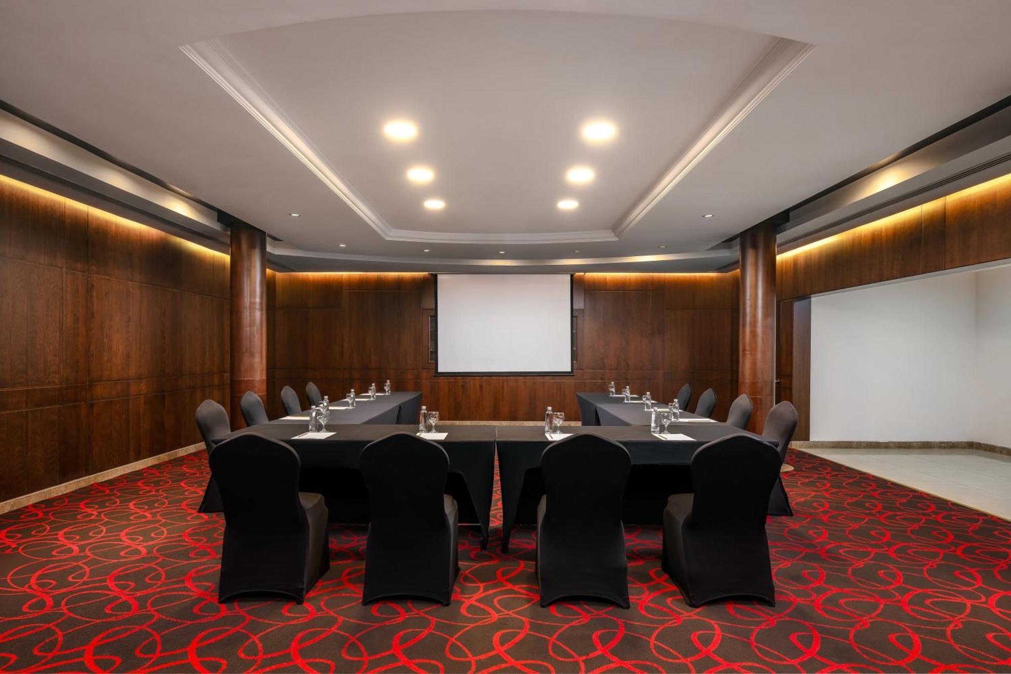 Carlton Al Moaibed Hotel Dammam Bagian luar foto Meeting room