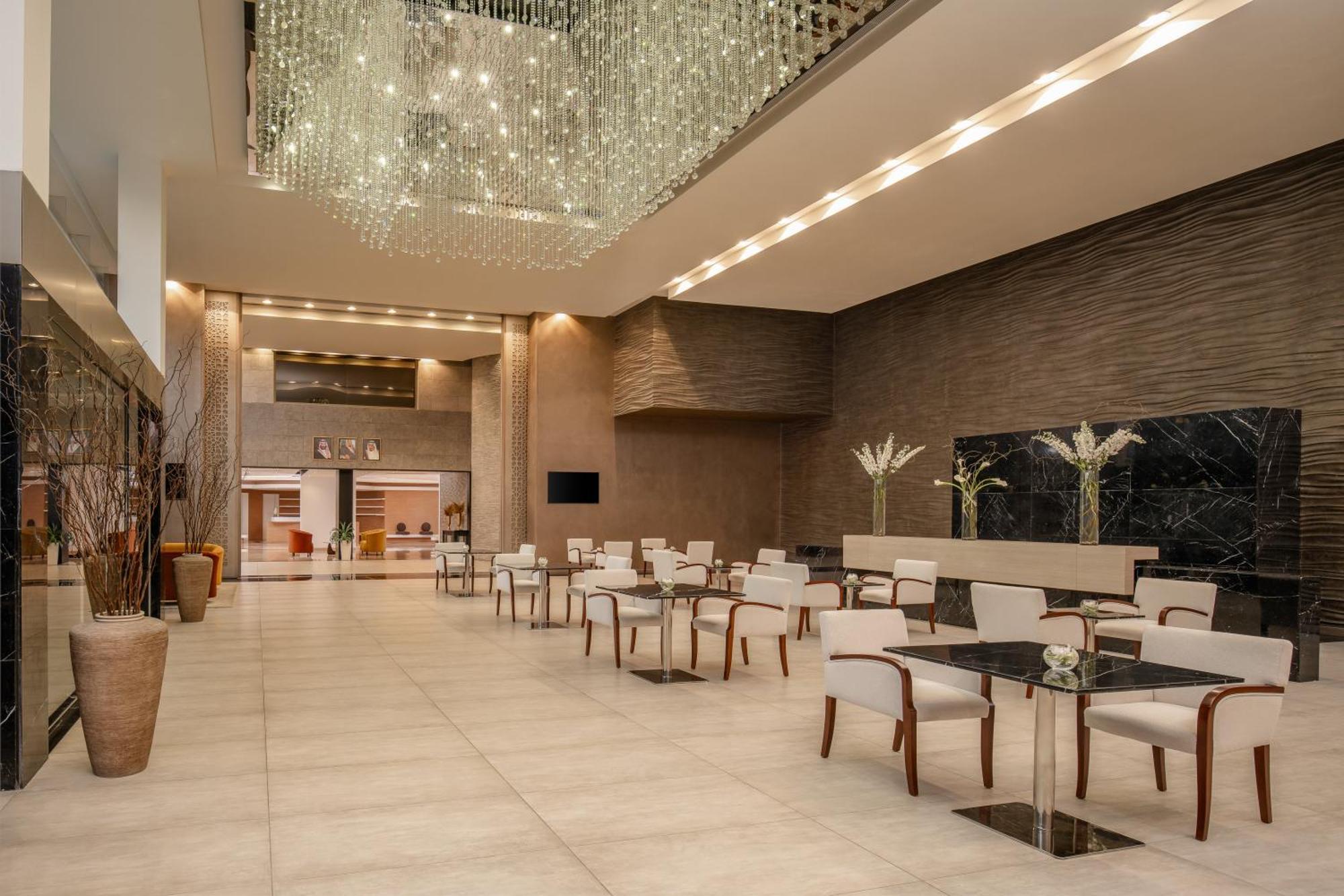 Carlton Al Moaibed Hotel Dammam Bagian luar foto The lobby